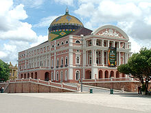 O Teatro Amazonas no centro de Manaus.